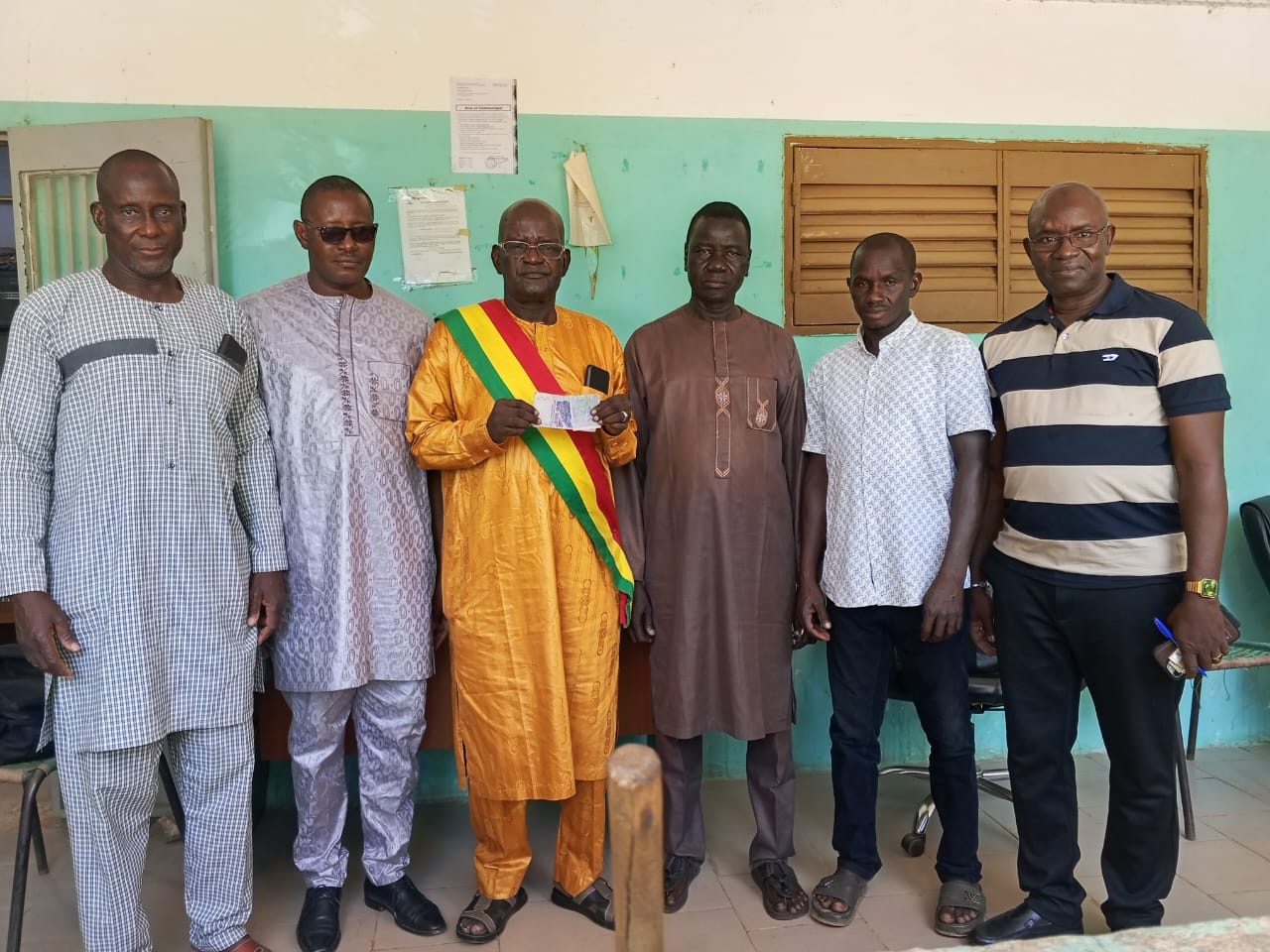 Mahina : Coup de main au chantier de Mahinadi.