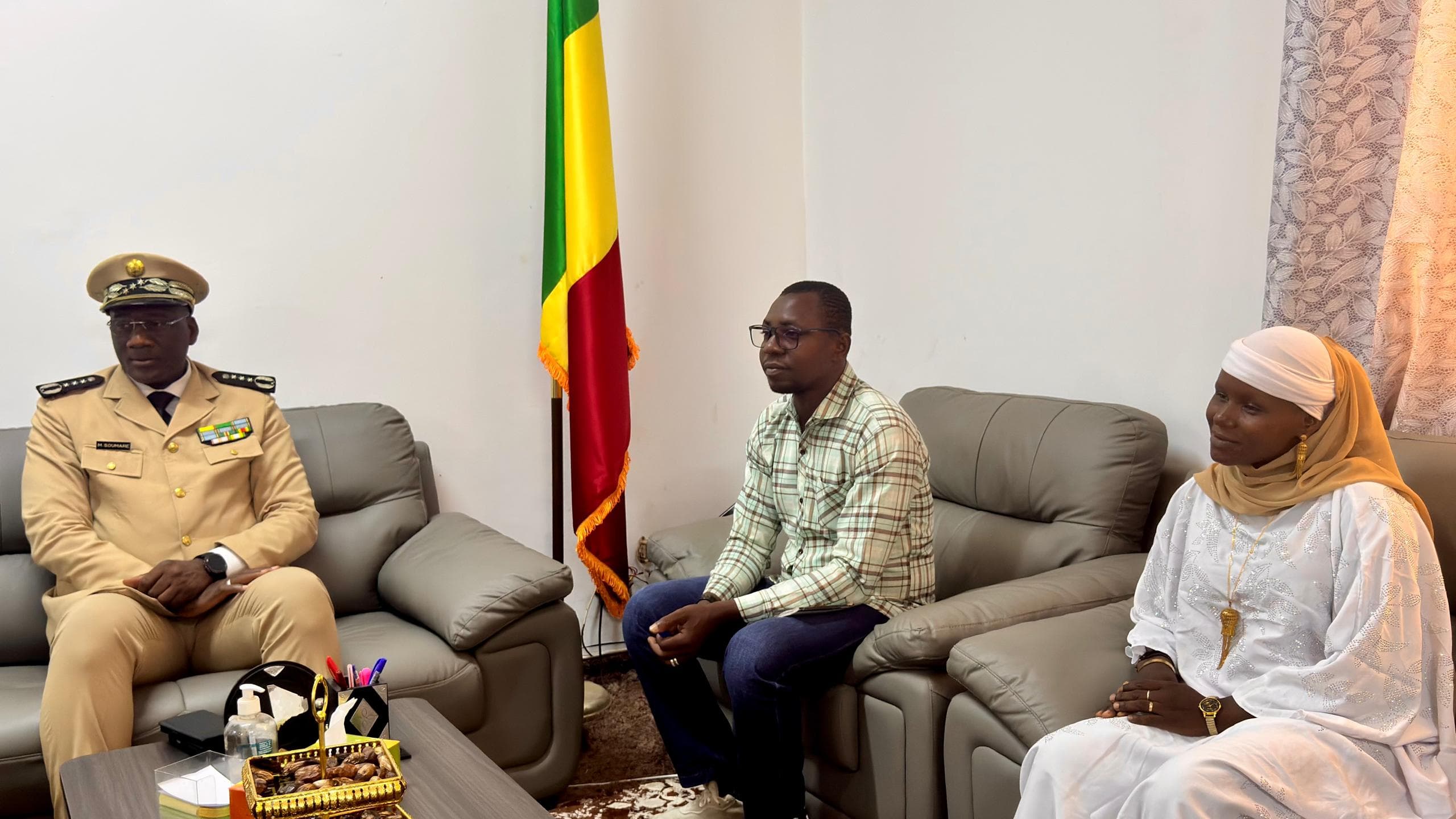BIG-Infos 🗞️ Kayes : l'UJRM reçue par le gouverneur, un signal fort pour la profession.
